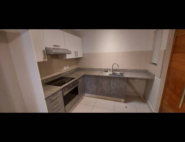 1 BEDROOM APARTMENT FOR SALE IN UMHLANGA RIDGE